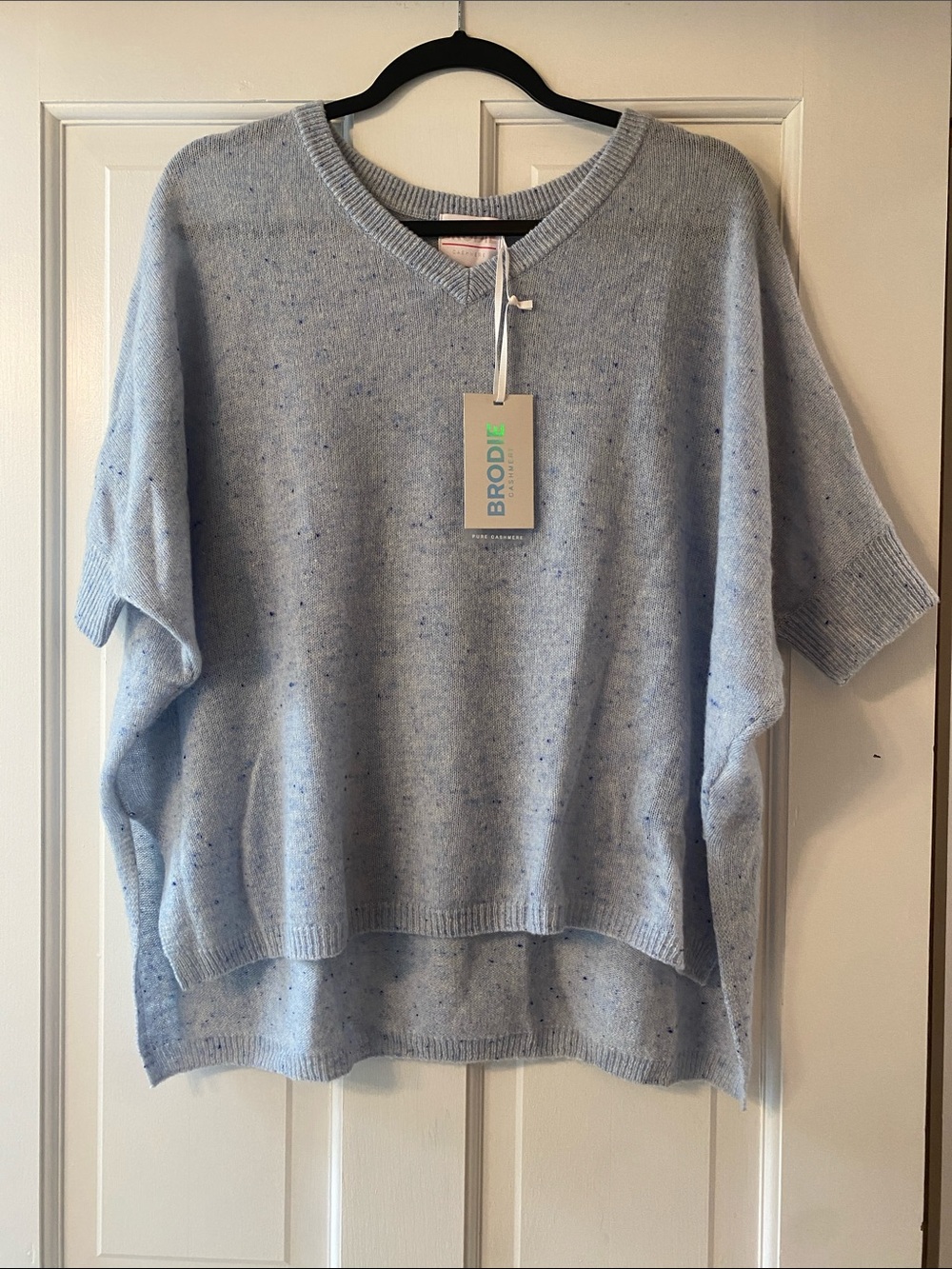 Brodie Light Blue Speckled V-Neck Sweater 100% cashmere